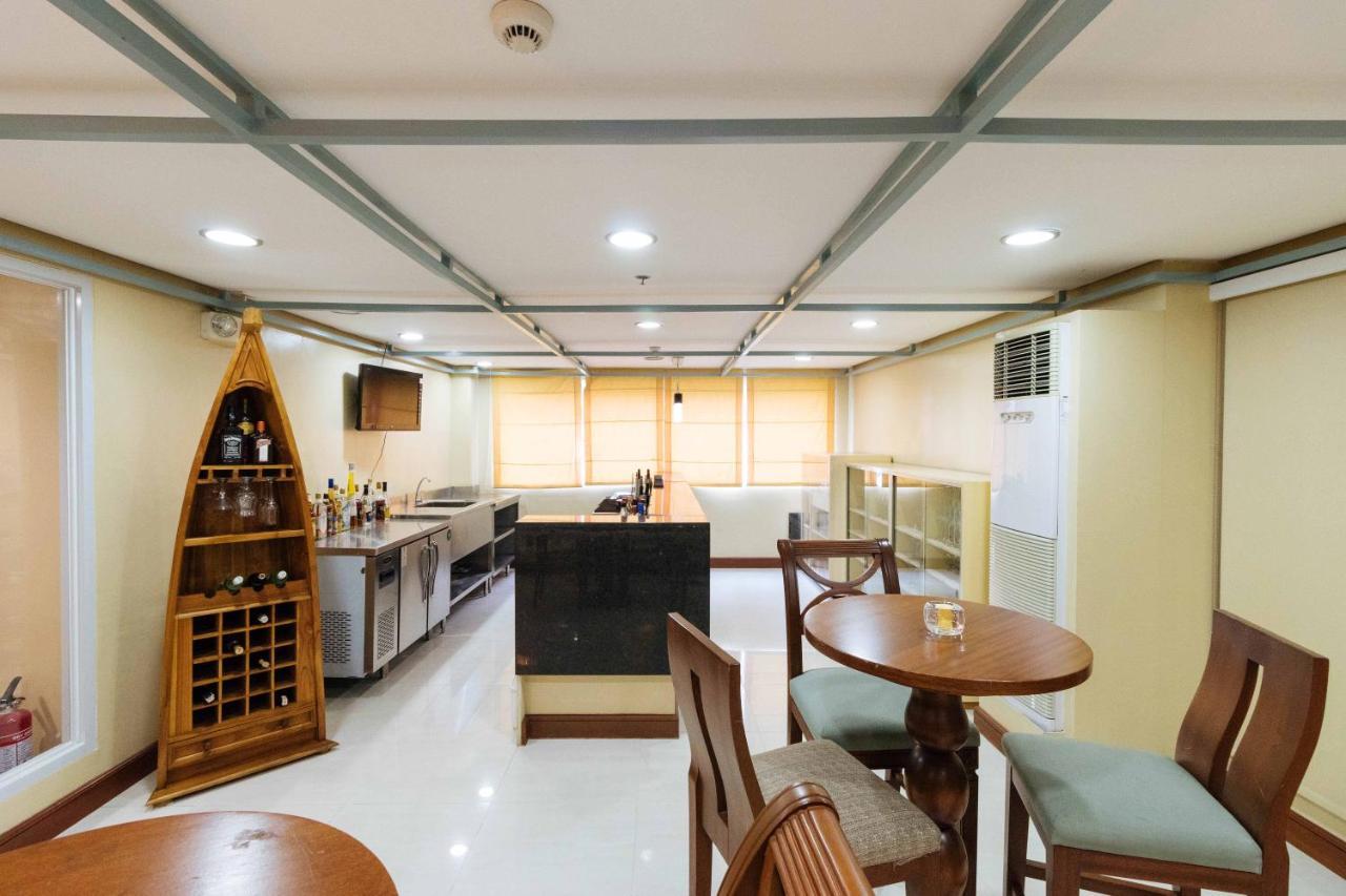 Reddoorz Plus Near Vito Cruz Manila Exterior photo