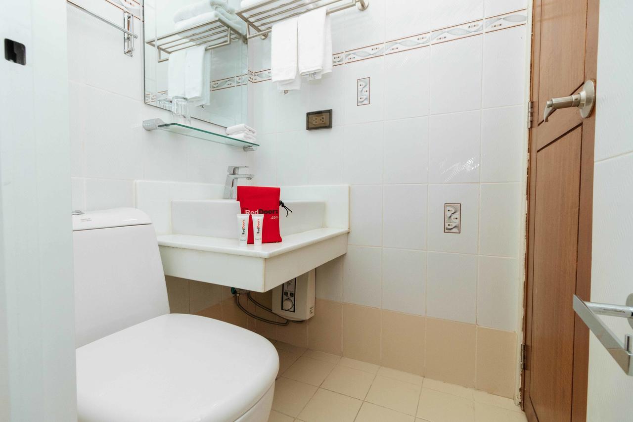 Reddoorz Plus Near Vito Cruz Manila Exterior photo
