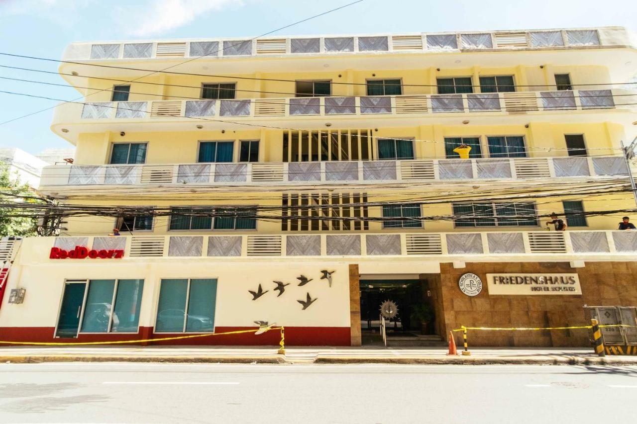 Reddoorz Plus Near Vito Cruz Manila Exterior photo